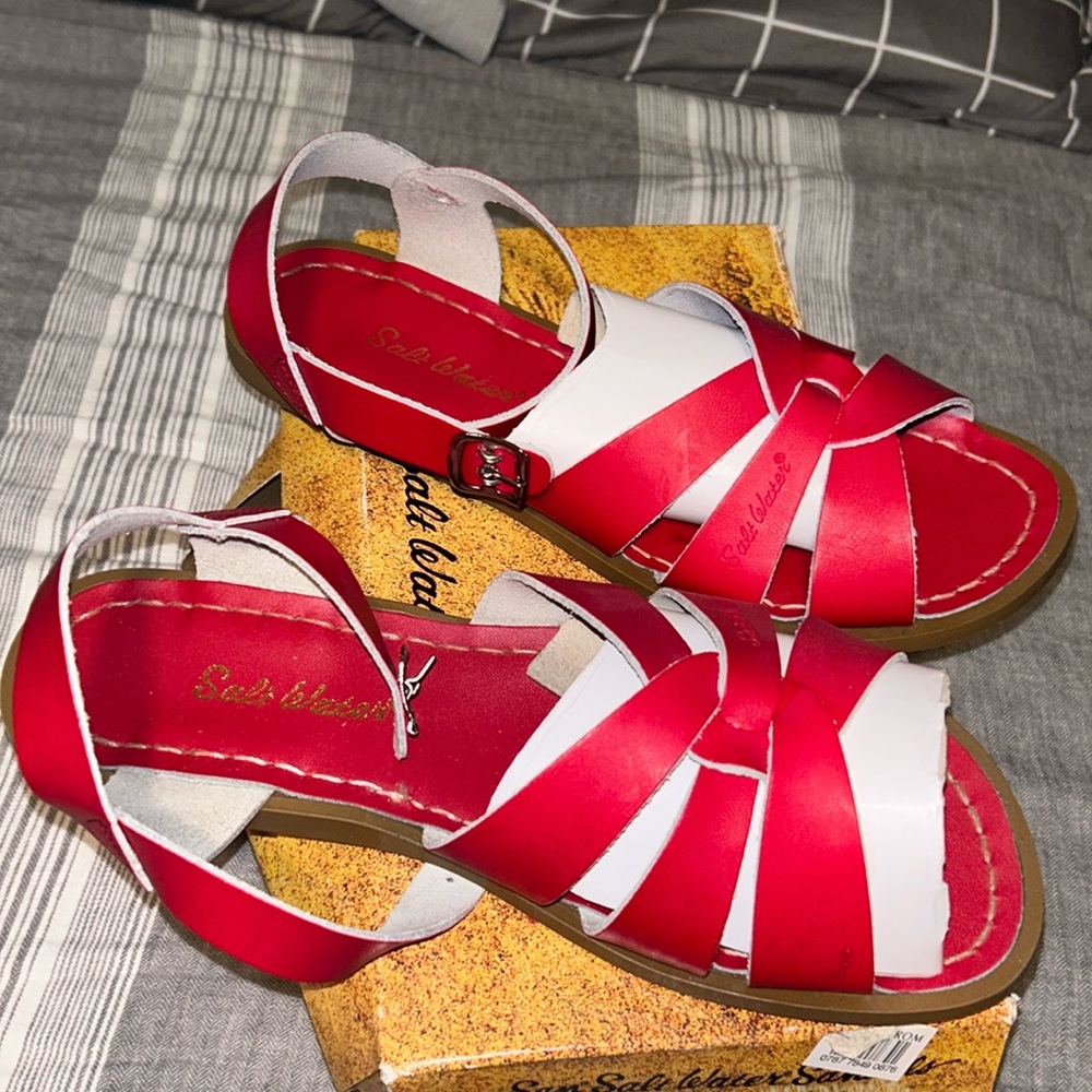 Salt water size 8 red